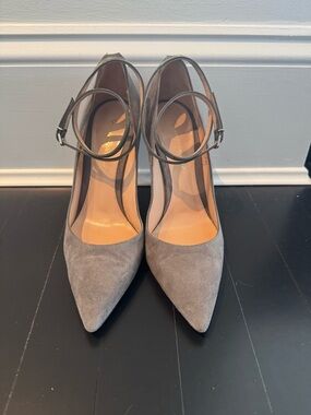 Gianvito Rossi 95 Grey Suede Pump with Ankle Strap - size 38